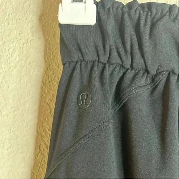 Lululemon Keep Moving Crop High Rise Inseam 23" Black size 2 - Picture 3 of 4